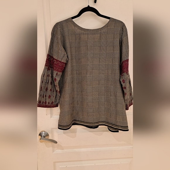 J.PRET  Peasant Blouse with Maroon and Mustard Highlights Love The Colors!! - Picture 6 of 9